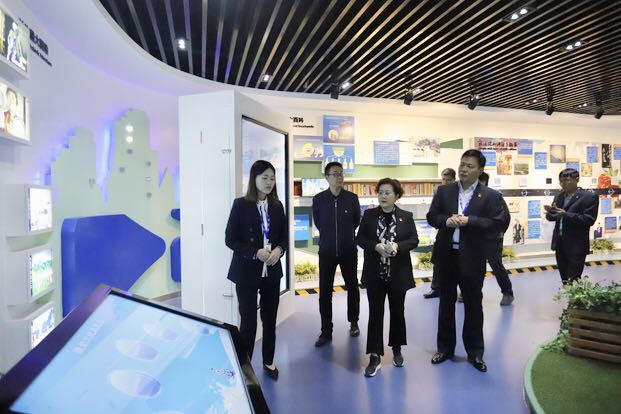 郑州二七区委组织部常务副部长王波一行 莅临我公司考察指导党建工作 郑州二七区委组织部常务副部长王波一行 莅临我公司考察指导党建工作