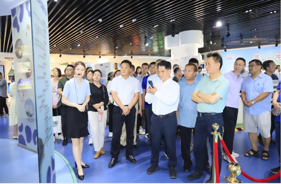 好博在线_好博在线(中国)丨中国人民大学河南校友会莅临好博在线_好博在线(中国)参观座谈 好博在线_好博在线(中国)丨中国人民大学河南校友会莅临好博在线_好博在线(中国)参观座谈