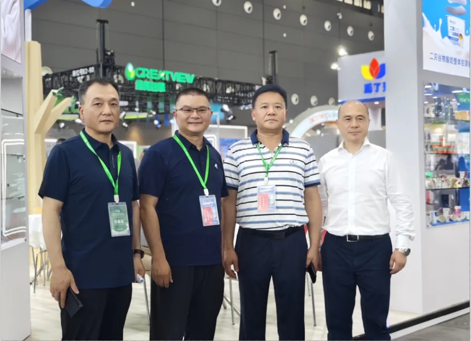 好博在线_好博在线(中国)乳业集团党委书记、董事长唐洪峰一行参加中国乳制品工业协会第三十次年会暨2024中国(国际)乳业技术博览会 好博在线_好博在线(中国)乳业集团党委书记、董事长唐洪峰一行参加中国乳制品工业协会第三十次年会暨2024中国(国际)乳业技术博览会