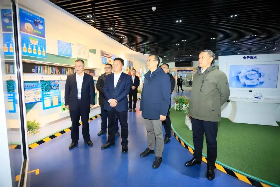 省政府国资委党委书记、主任李涛一行到好博在线_好博在线(中国)乳业集团调研 省政府国资委党委书记、主任李涛一行到好博在线_好博在线(中国)乳业集团调研