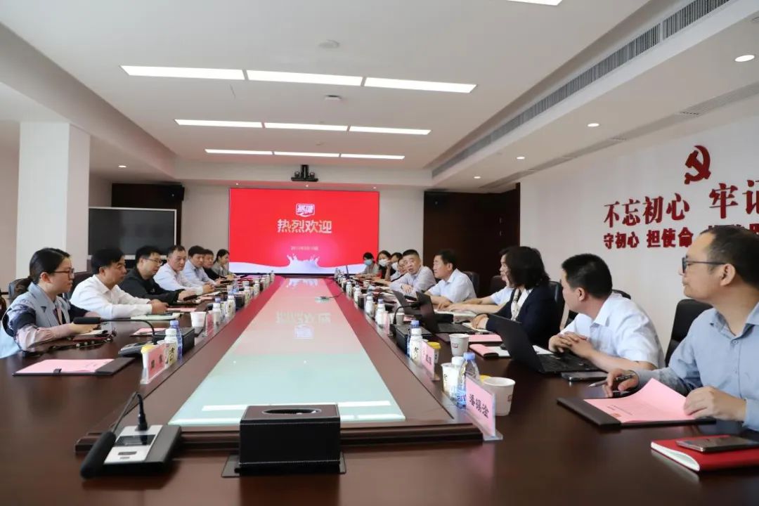 交流促提升 互动谋发展|好博在线_好博在线(中国)乳业集团总裁杨永带队分别赴广东燕塘乳业及越秀风行乳业参观交流 交流促提升 互动谋发展|好博在线_好博在线(中国)乳业集团总裁杨永带队分别赴广东燕塘乳业及越秀风行乳业参观交流