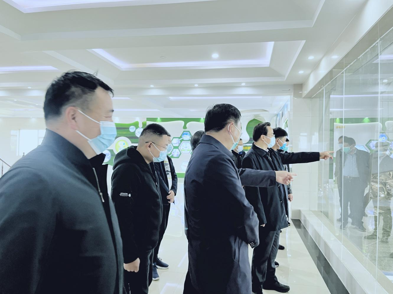 河南省人大常委会党组书记、副主任孔昌生莅临好博在线_好博在线(中国)鲁山瑞亚牧场参观调研 河南省人大常委会党组书记、副主任孔昌生莅临好博在线_好博在线(中国)鲁山瑞亚牧场参观调研