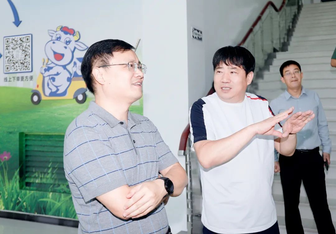 快讯|社旗县人民政府县长关文波一行莅临好博在线_好博在线(中国)乳业集团参观考察 快讯|社旗县人民政府县长关文波一行莅临好博在线_好博在线(中国)乳业集团参观考察