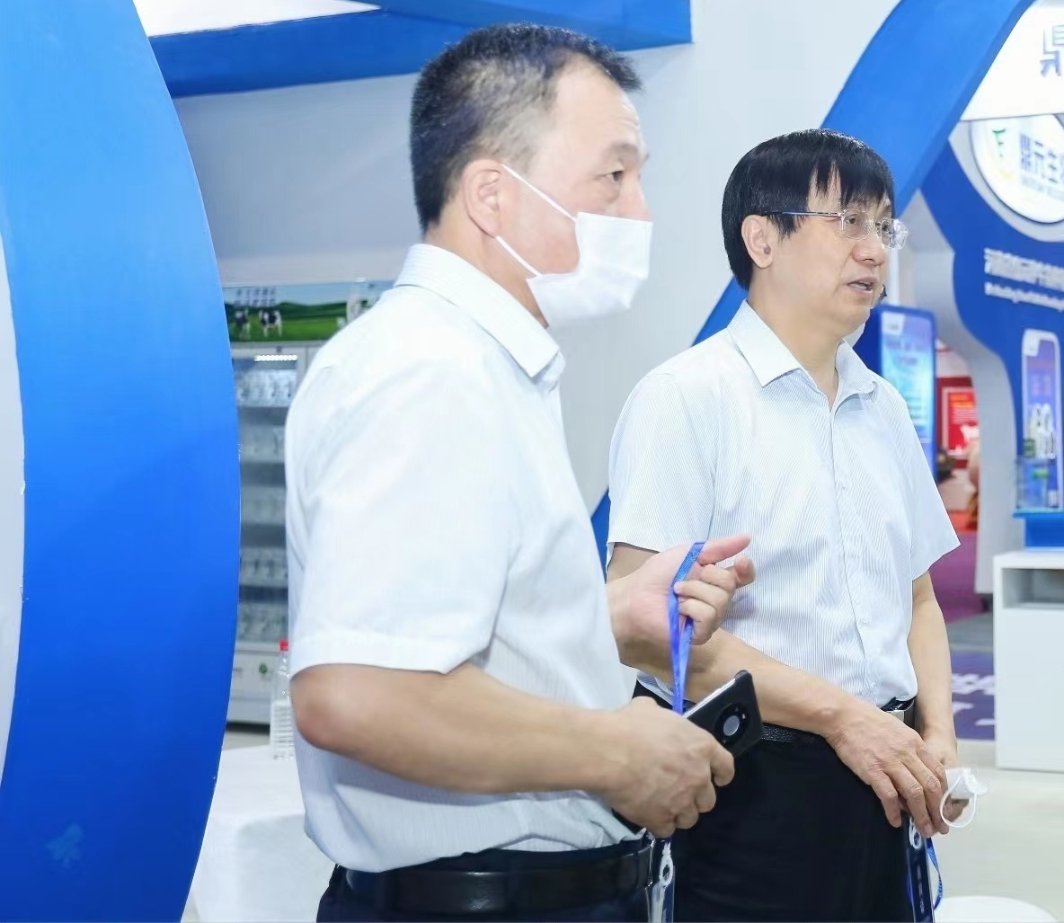 好博在线_好博在线（中国） | 第34届中原畜牧业交易博览会开幕河南省人民政府副省长武国定莅临好博在线_好博在线（中国）展台参观