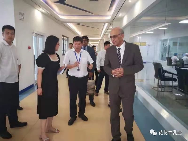 巴基斯坦驻华大使莫因·哈克 莅临好博在线_好博在线（中国）乳业集团参观访问