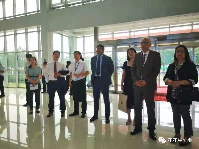 巴基斯坦驻华大使莫因·哈克 莅临好博在线_好博在线（中国）乳业集团参观访问