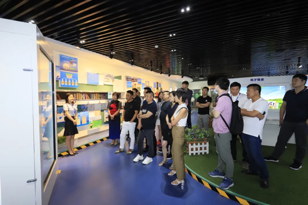 快讯 | 长江商学院智能制造学会走进好博在线_好博在线（中国）乳业集团