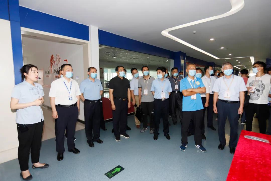 郑州市安全生产双重预防体系建设现场观摩会在好博在线_好博在线（中国）乳业集团郑州分公司召开