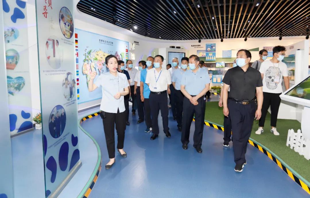 郑州市安全生产双重预防体系建设现场观摩会在好博在线_好博在线（中国）乳业集团郑州分公司召开