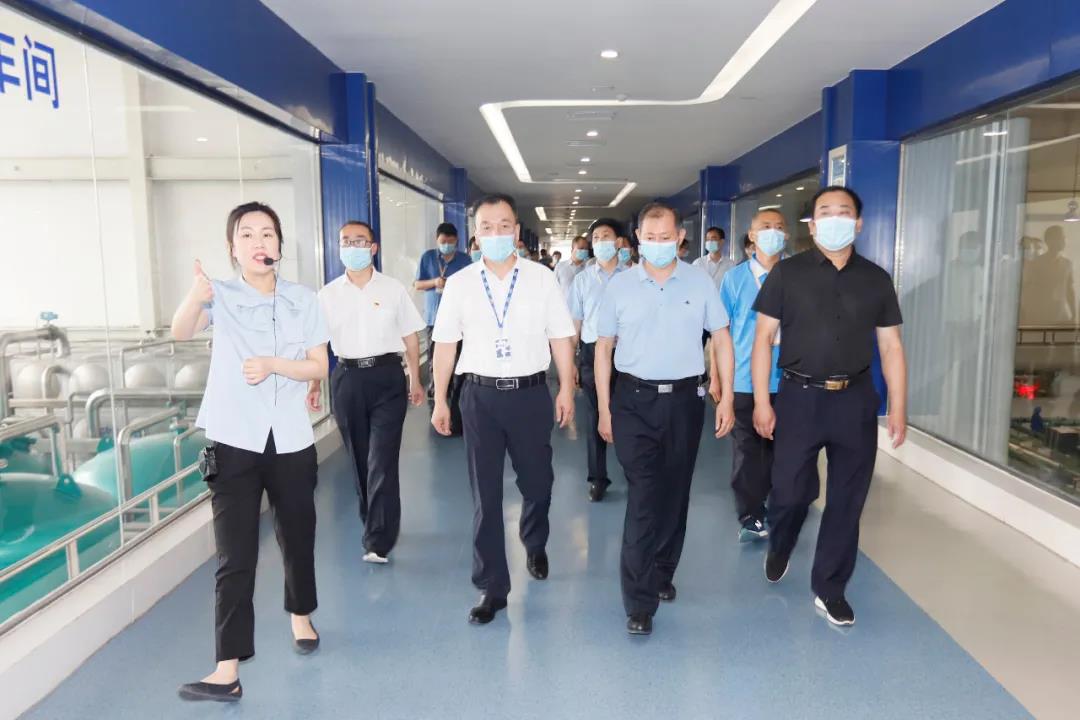 郑州市安全生产双重预防体系建设现场观摩会在好博在线_好博在线（中国）乳业集团郑州分公司召开