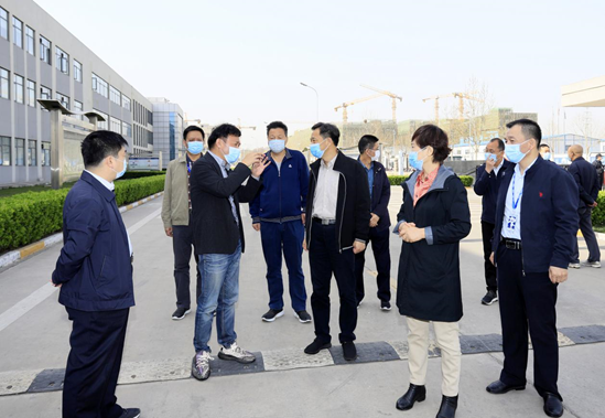 郑州市人大副主任孙黎、市政府副市长李喜安一行 莅临好博在线_好博在线（中国）开展“三送一强”活动