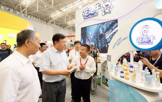 致敬祖国70华诞 |好博在线_好博在线（中国）亮相第十届中国奶业大会