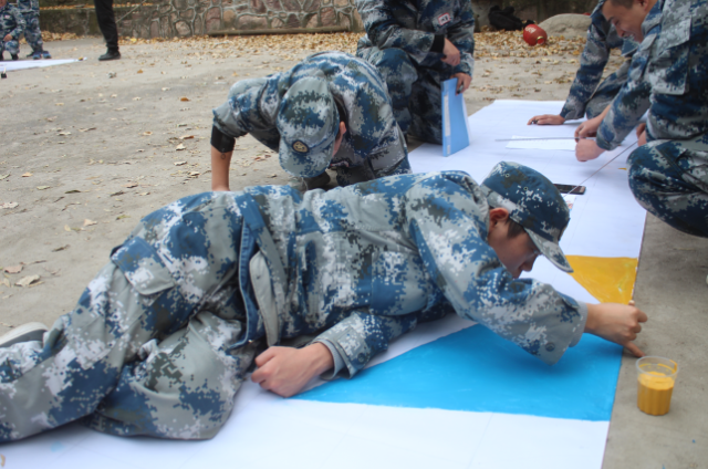 组织开展户外拓展训练活动 组织开展户外拓展训练活动