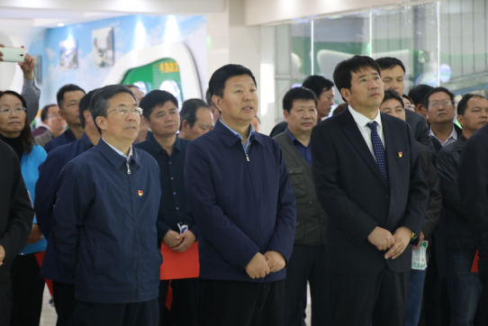 河南省农牧业产业扶贫工作观摩团莅临好博在线_好博在线(中国)集团·鲁山瑞亚牧业有限公司参观考察 河南省农牧业产业扶贫工作观摩团莅临好博在线_好博在线(中国)集团·鲁山瑞亚牧业有限公司参观考察