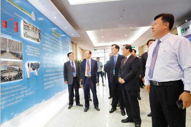 好博在线_好博在线(中国)亮相中国奶业20强呼伦贝尔峰会,共话中国奶业振兴! 好博在线_好博在线(中国)亮相中国奶业20强呼伦贝尔峰会,共话中国奶业振兴!