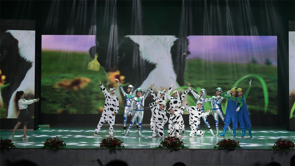 “不忘初心、聚力前行” 好博在线_好博在线(中国)集团2018迎新春联欢会隆重举行 “不忘初心、聚力前行” 好博在线_好博在线(中国)集团2018迎新春联欢会隆重举行