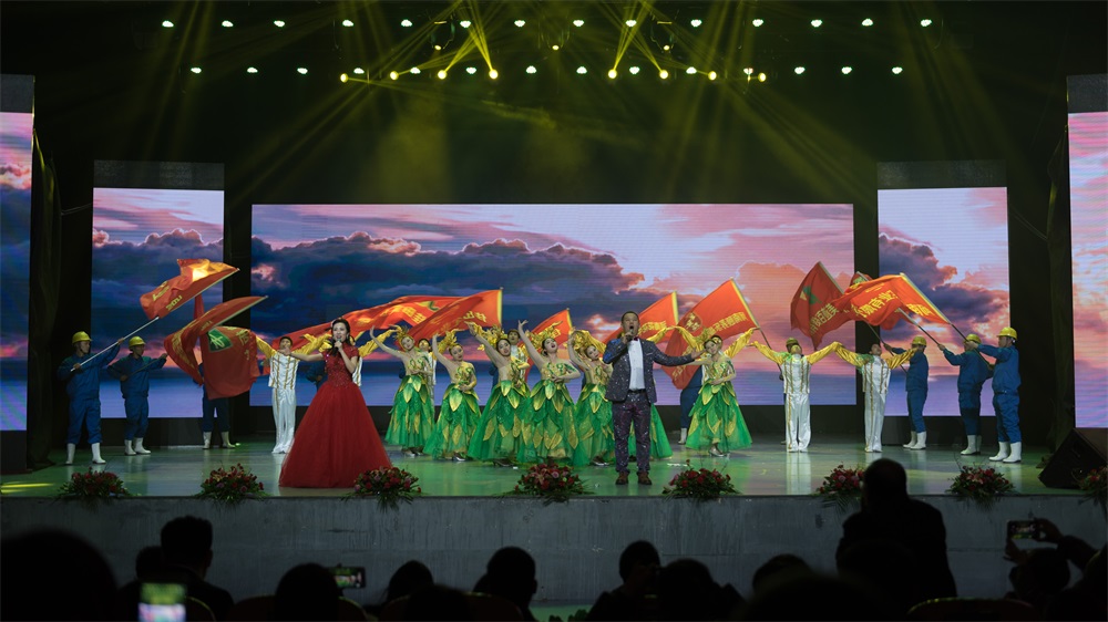 “不忘初心、聚力前行” 好博在线_好博在线(中国)集团2018迎新春联欢会隆重举行 “不忘初心、聚力前行” 好博在线_好博在线(中国)集团2018迎新春联欢会隆重举行