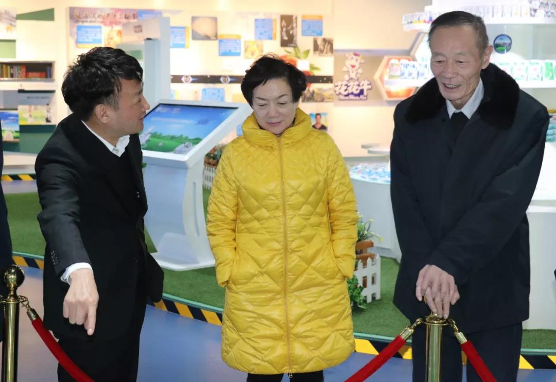 中国奶业协会高鸿宾会长莅临好博在线_好博在线(中国)指导工作 中国奶业协会高鸿宾会长莅临好博在线_好博在线(中国)指导工作