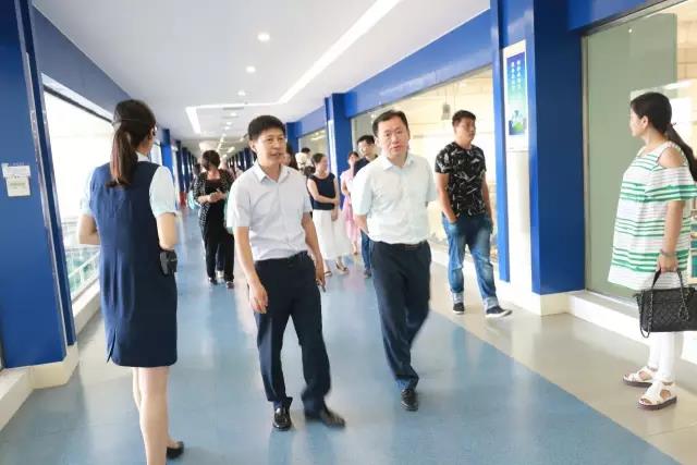 河南省食品安全座谈会暨百场食安讲座进校园启动仪式在好博在线_好博在线(中国)举行 河南省食品安全座谈会暨百场食安讲座进校园启动仪式在好博在线_好博在线(中国)举行