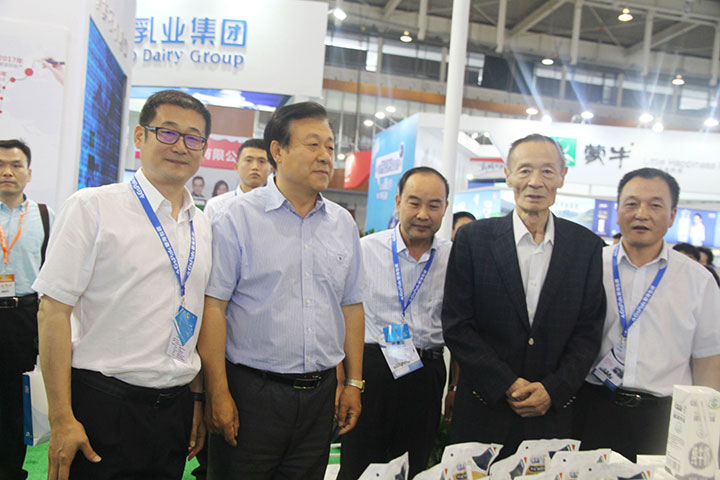 好博在线_好博在线(中国)亮相第八届中国奶业大会,又获农业部长一声赞! 好博在线_好博在线(中国)亮相第八届中国奶业大会,又获农业部长一声赞!