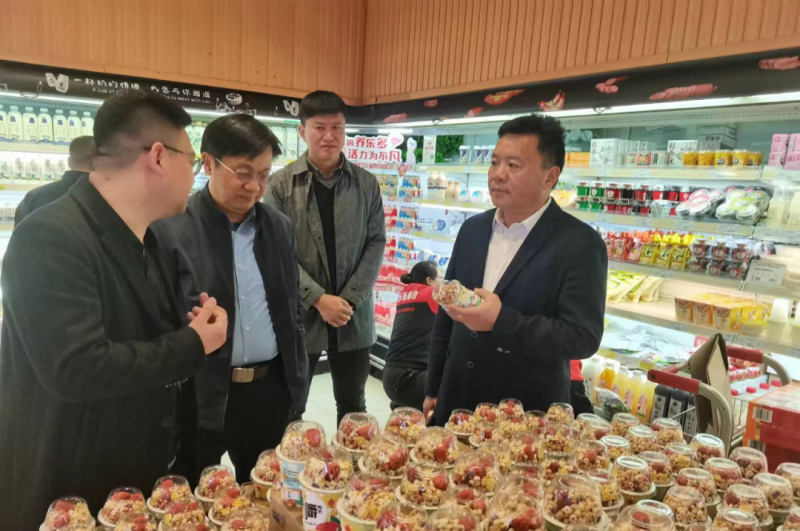 走访调研拓市场 凝心聚力谋发展--好博在线_好博在线（中国）乳业集团党委书记、董事长唐洪峰一行走访销售终端