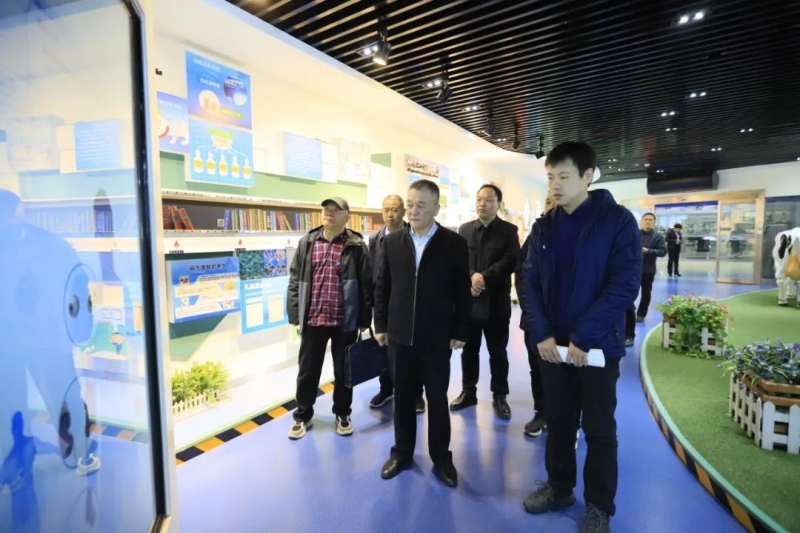 河南省发展改革委价调处副处长马冰一行莅临好博在线_好博在线（中国）乳业集团参观调研