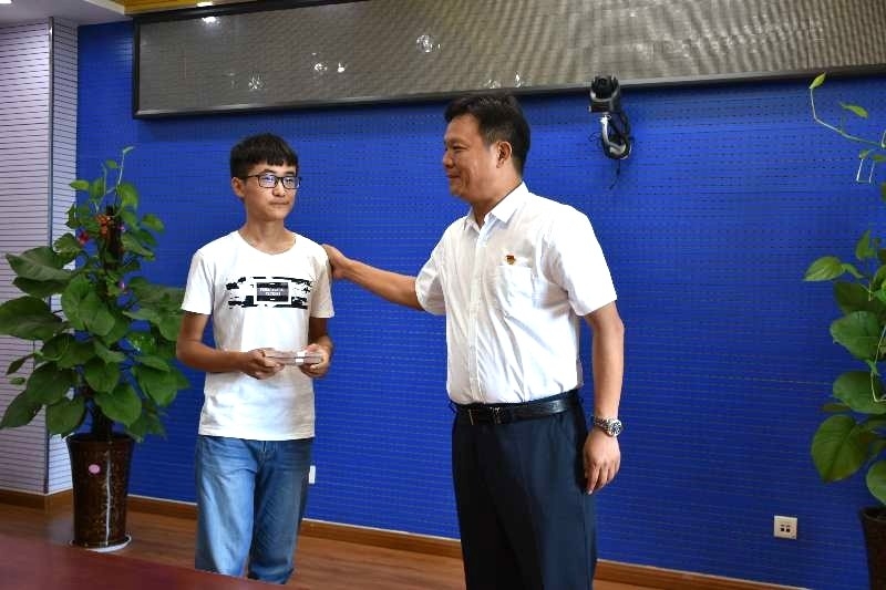 好博在线_好博在线（中国）济困解难，助力学子圆梦香江