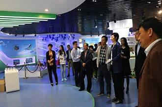 郑州市二七区区委、统战部部长王玉红莅临好博在线_好博在线（中国）生物科技有限公司参观指导